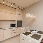 Compass With Garage Space Ποντγορίτσα