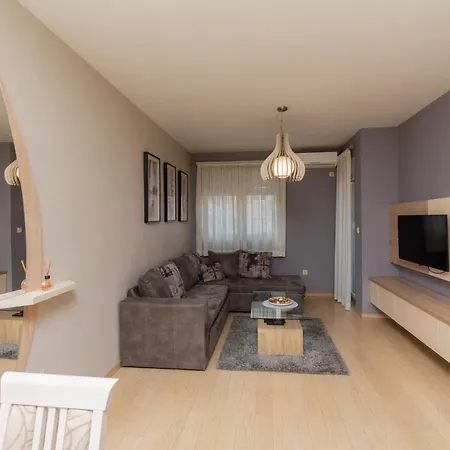 Compass With Garage Space Apartment Podgorica