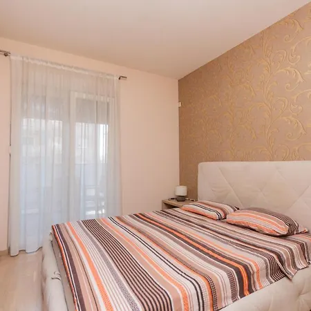 Compass With Garage Space