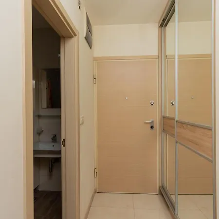 Compass With Garage Space Apartment *