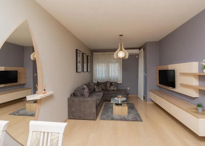 Compass With Garage Space Appartement Podgorica