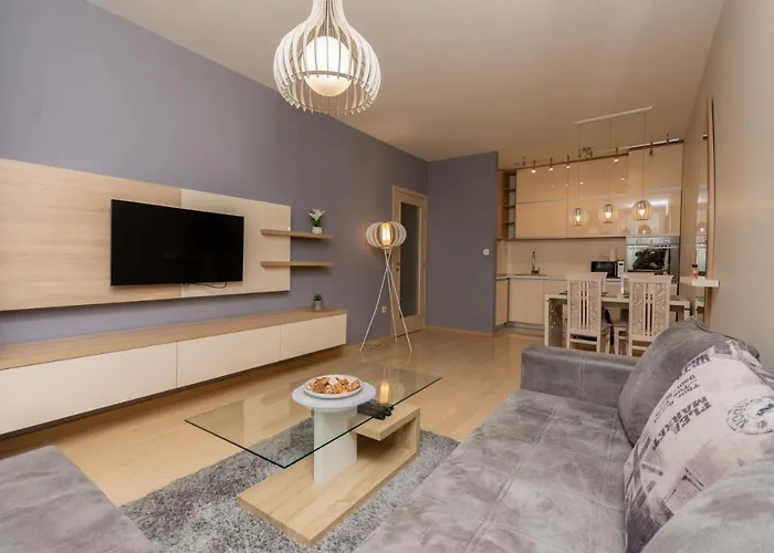 Compass With Garage Space Appartement