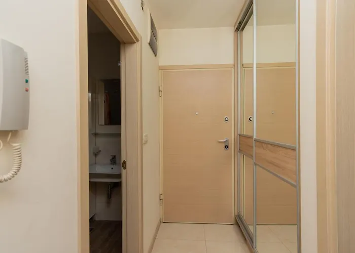 Compass With Garage Space Appartement *