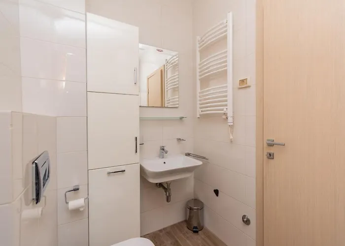 Compass With Garage Space *